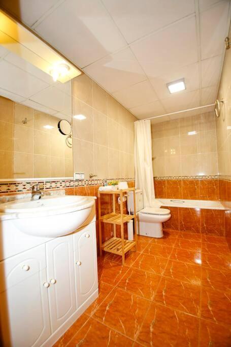 Castanos Apartment With Ac Alicante Exteriör bild